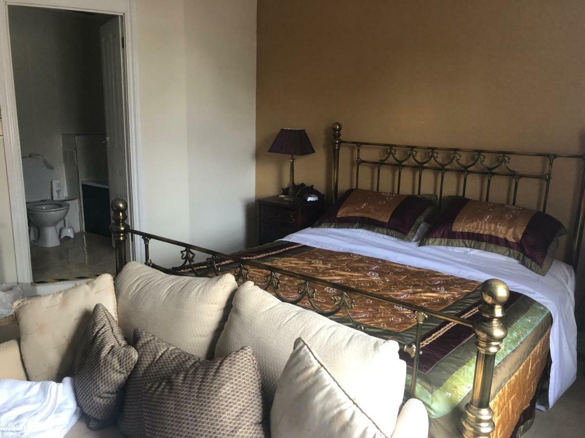 Hotel The Lion Broseley Esterno foto